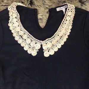 Lace Peter Pan neckline T-shirt navy blue